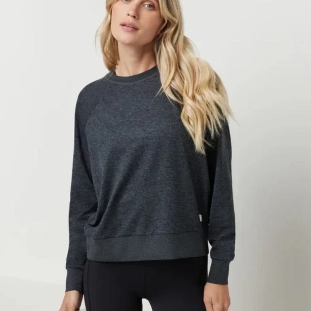 Vuori 🖤🩶 Long Sleeve Halo Crew Small Charcoal Heather